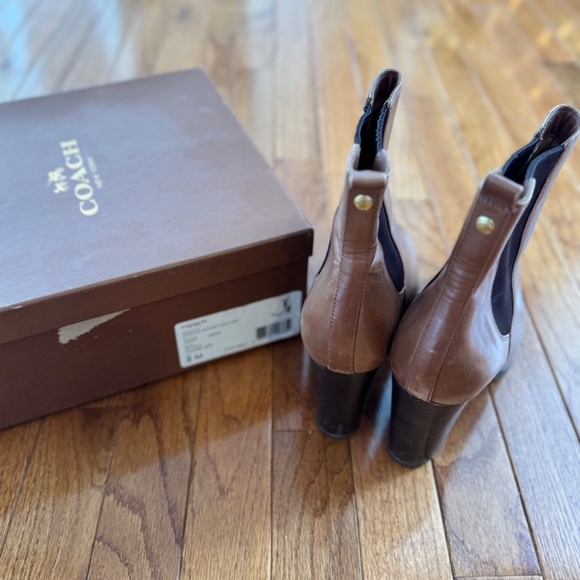 Authentic Coach Odelle Sydney Leather, Size 8 M, Color Saddle Brown - Picture 2 of 5